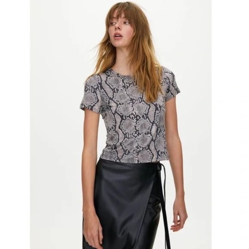 Aritzia Babaton Everyday Snake-print Baby T-Shirt